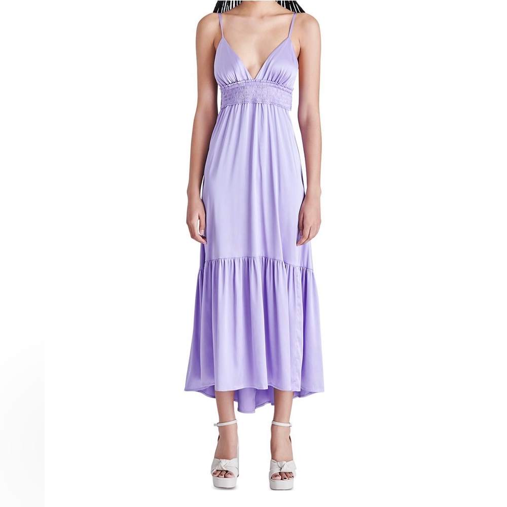 the dress has never been worn